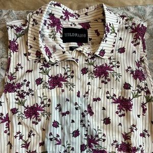 Wildfang sleeveless button down floral blouse size small